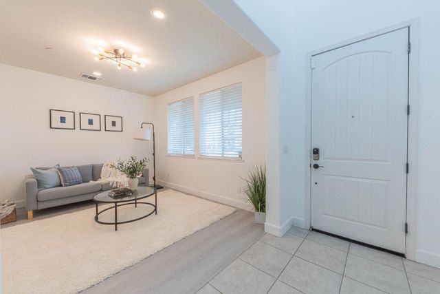 1073 Sardinia Drive, Salinas, CA 93905