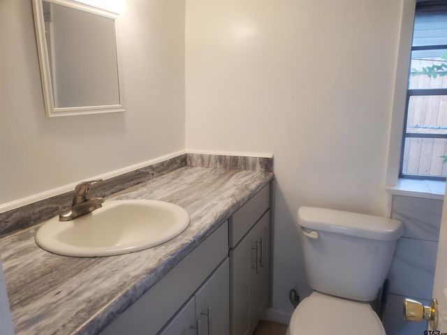 1011 W 2nd, Tyler, TX 75701