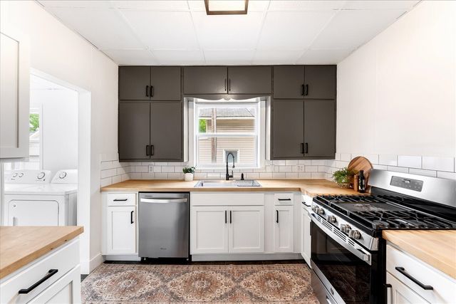 22 Ann Street, Grand Rapids, MI 49505