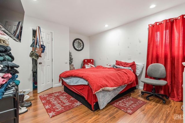 6918 Crestwood Street, Bakersfield, CA 93308