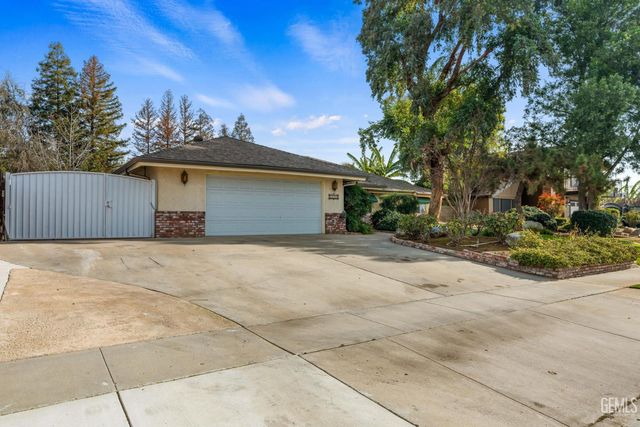 6918 Crestwood Street, Bakersfield, CA 93308