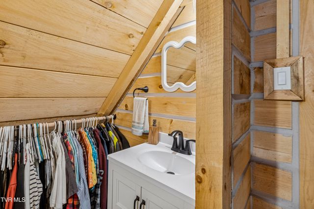 166 Booher Road, Jonesborough, TN 37659