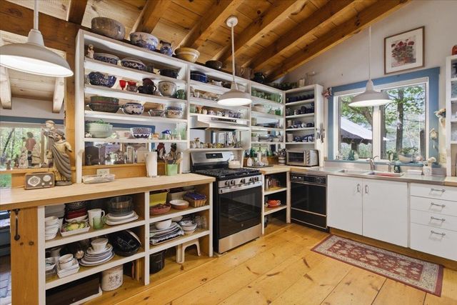 81 Honeysuckle Lane, Bennington, VT 05257
