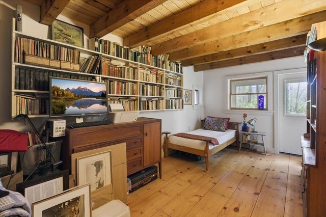 81 Honeysuckle Lane, Bennington, VT 05257