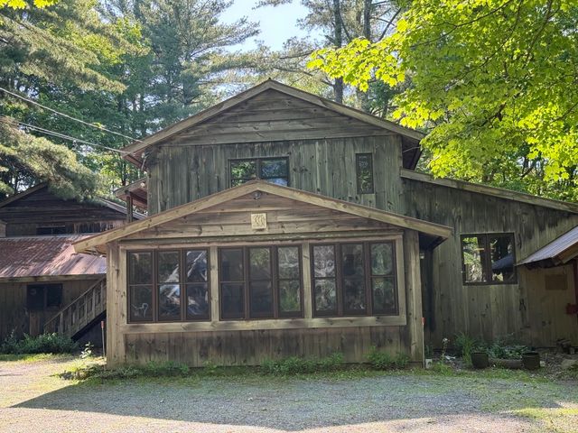 81 Honeysuckle Lane, Bennington, VT 05257