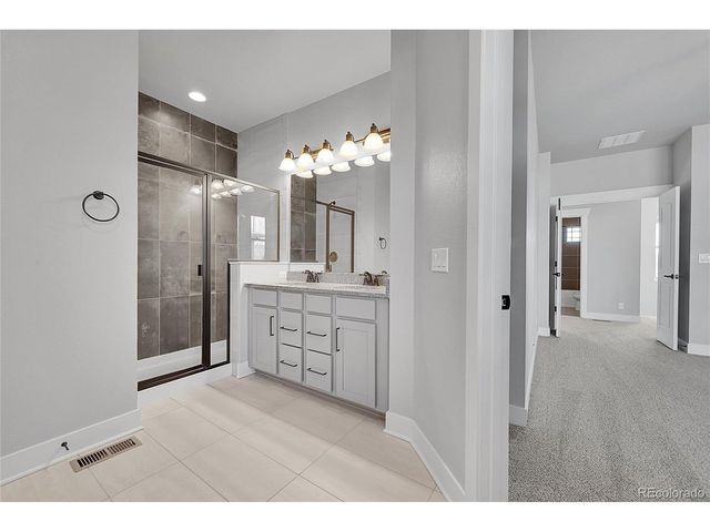 10539 E 25th Dr, Aurora, CO 80010