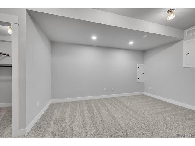 10539 E 25th Dr, Aurora, CO 80010