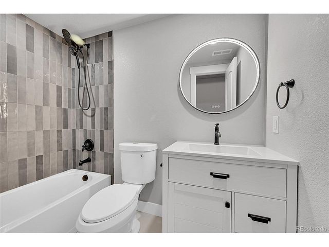 10539 E 25th Dr, Aurora, CO 80010