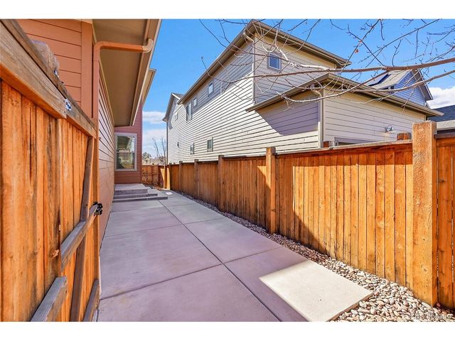 10539 E 25th Dr, Aurora, CO 80010