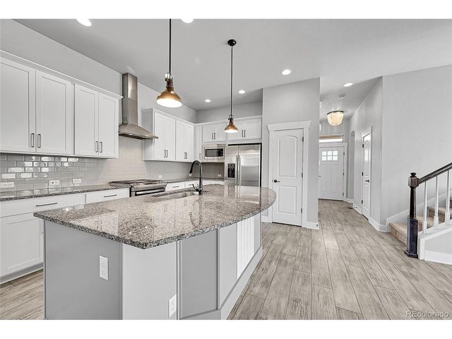 10539 E 25th Dr, Aurora, CO 80010