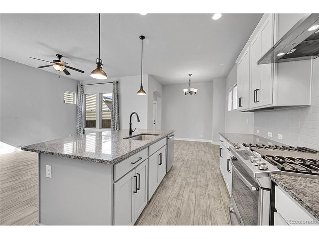 10539 E 25th Dr, Aurora, CO 80010