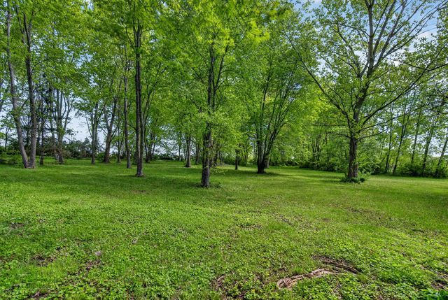 28325 S Elevator Road, Manhattan, IL 60442
