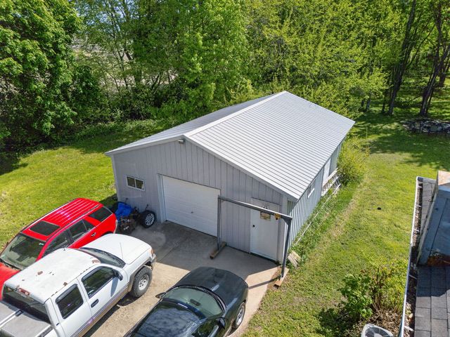 28325 S Elevator Road, Manhattan, IL 60442