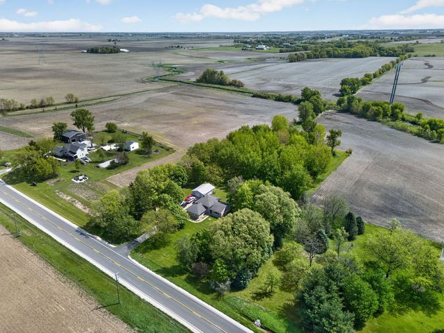 28325 S Elevator Road, Manhattan, IL 60442