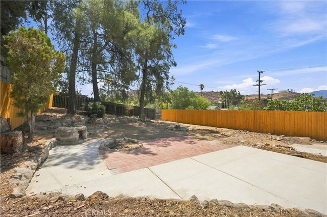 406 Lookout, Lake Elsinore, CA 92530