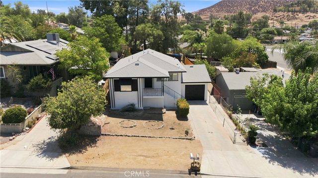 406 Lookout, Lake Elsinore, CA 92530