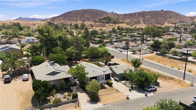 406 Lookout, Lake Elsinore, CA 92530