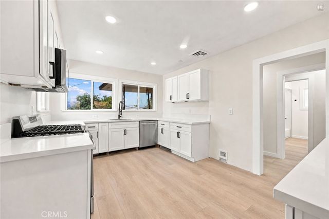 406 Lookout, Lake Elsinore, CA 92530