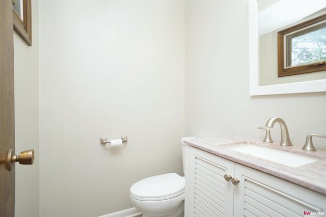 2521 County Down Court, Lincoln, NE 68512