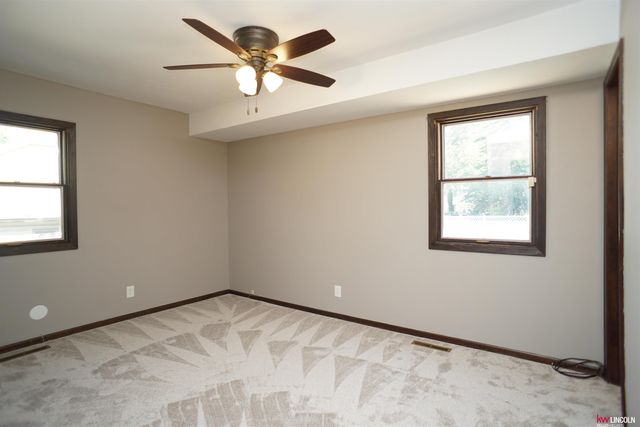 2521 County Down Court, Lincoln, NE 68512