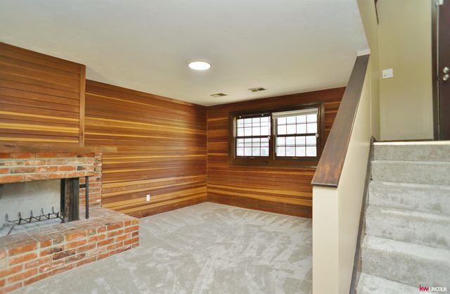 2521 County Down Court, Lincoln, NE 68512