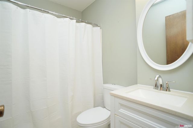 2521 County Down Court, Lincoln, NE 68512