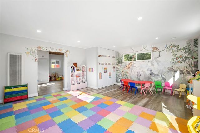 505 Cambridge Drive, Burbank, CA 91504