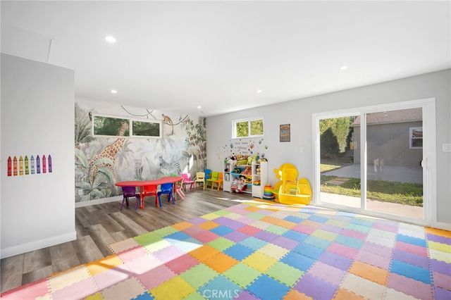 505 Cambridge Drive, Burbank, CA 91504