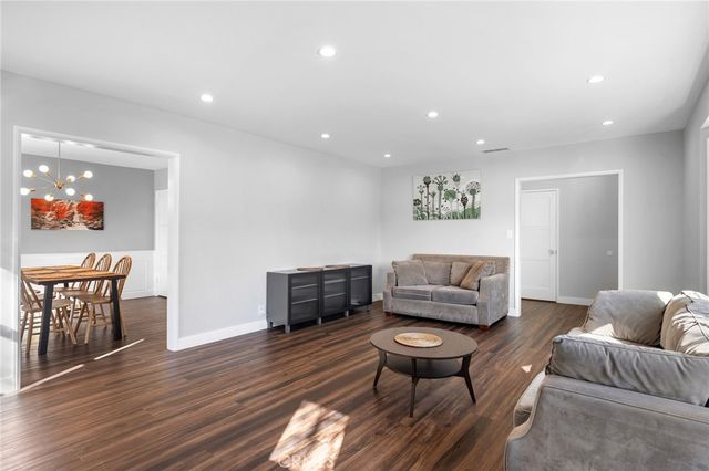 505 Cambridge Drive, Burbank, CA 91504