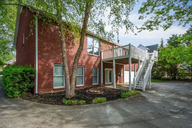 1325 Bridle Path, Cookeville, TN 38501