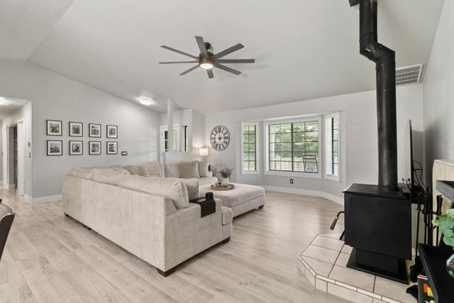 2767 Shilo Dr, Placerville, CA 95667