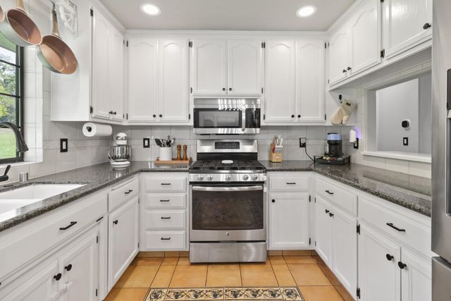 2767 Shilo Dr, Placerville, CA 95667