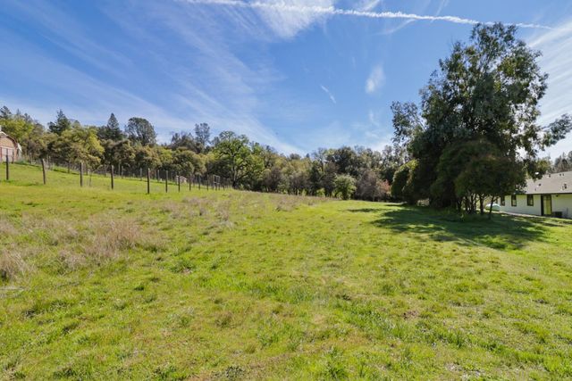 2767 Shilo Dr, Placerville, CA 95667