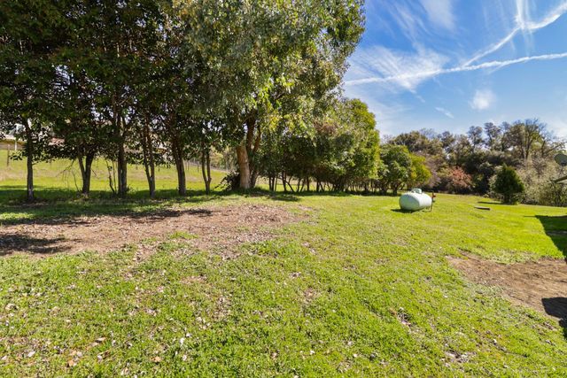 2767 Shilo Dr, Placerville, CA 95667