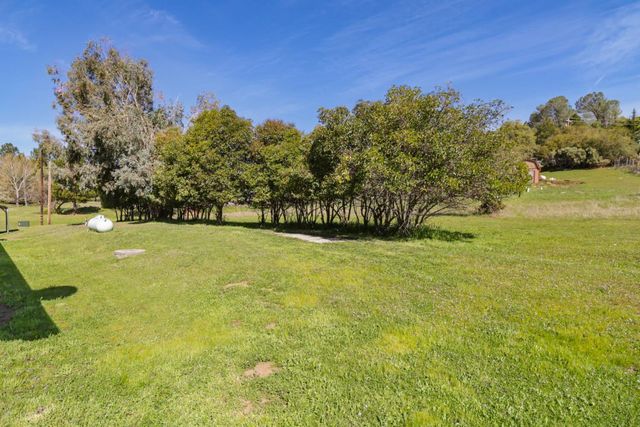 2767 Shilo Dr, Placerville, CA 95667