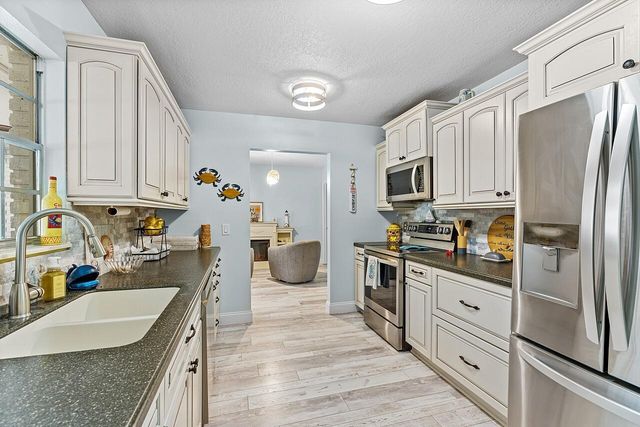 2801 Grove Drive, Fort Pierce, FL 34981