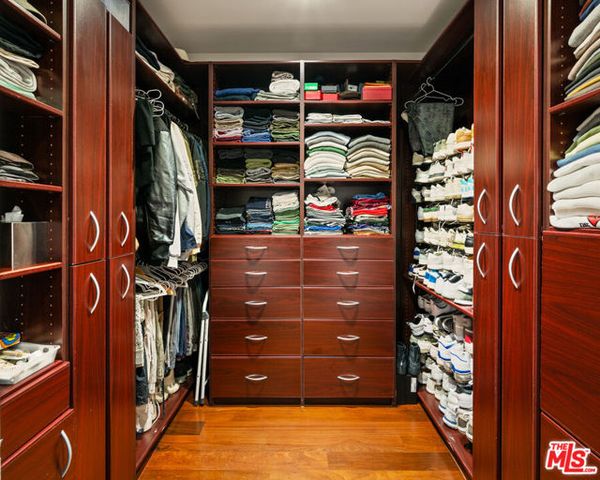 9240 Swallow Drive, Los Angeles, CA 90069