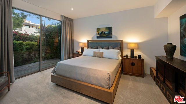 9240 Swallow Drive, Los Angeles, CA 90069