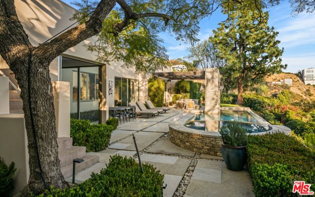 9240 Swallow Drive, Los Angeles, CA 90069