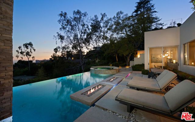 9240 Swallow Drive, Los Angeles, CA 90069