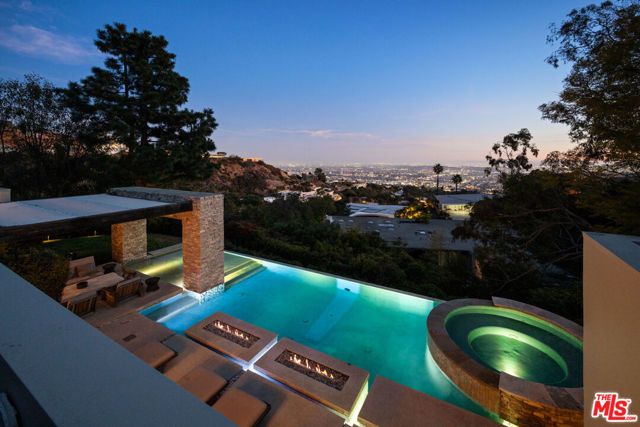 9240 Swallow Drive, Los Angeles, CA 90069