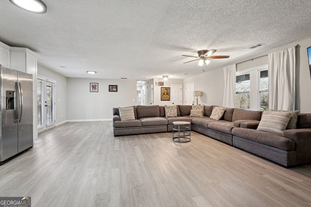 1961 Oak Leaf Court SW, Marietta, GA 30008