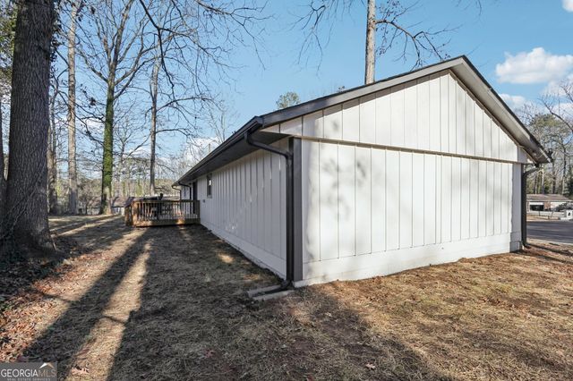 1961 Oak Leaf Court SW, Marietta, GA 30008