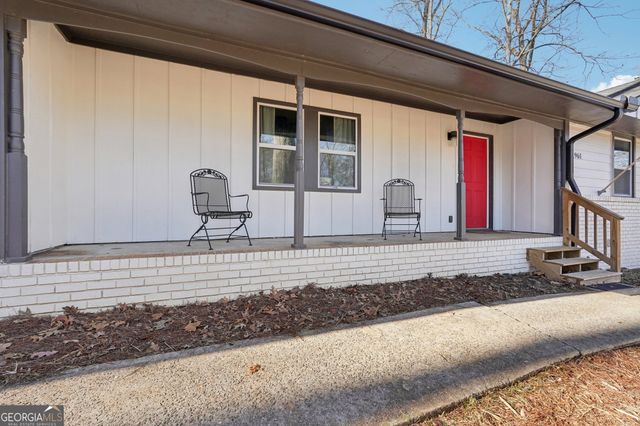 1961 Oak Leaf Court SW, Marietta, GA 30008