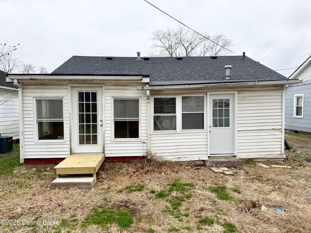 1906 Hand Ave, New Albany, IN 47150