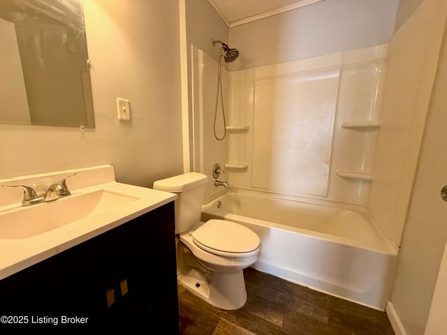 1906 Hand Ave, New Albany, IN 47150