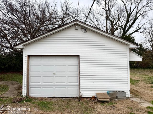 1906 Hand Ave, New Albany, IN 47150