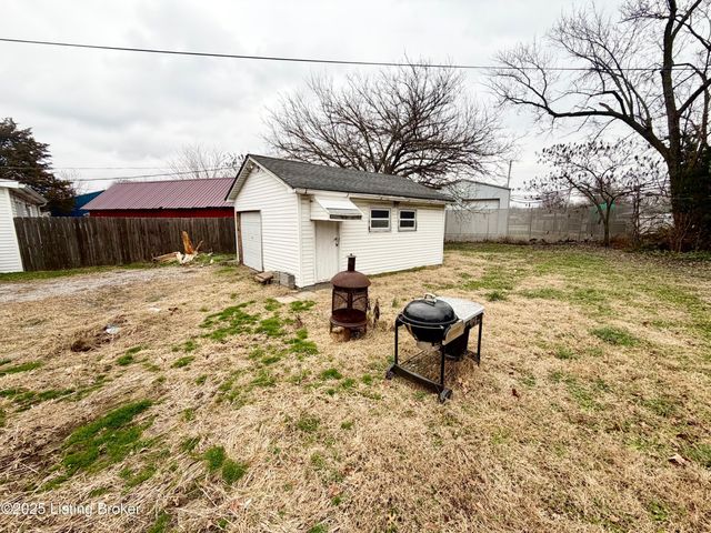 1906 Hand Ave, New Albany, IN 47150