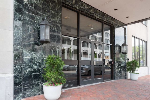 109 N Main St Apt 613, Memphis, TN 38103