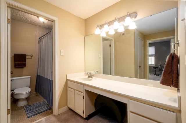 109 N Main St Apt 613, Memphis, TN 38103